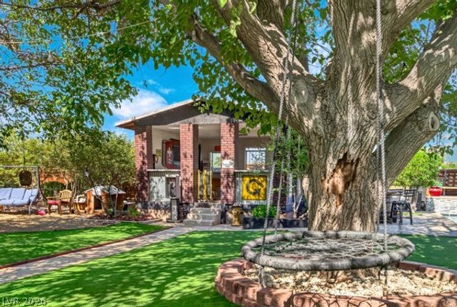 2295 North Gateway Road, Las Vegas, NV 89115