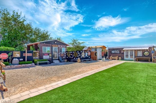 2295 North Gateway Road, Las Vegas, NV 89115