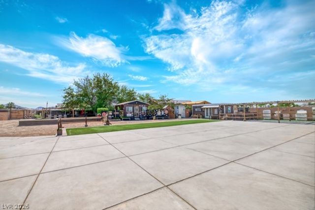 2295 North Gateway Road, Las Vegas, NV 89115
