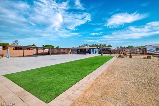 2295 North Gateway Road, Las Vegas, NV 89115