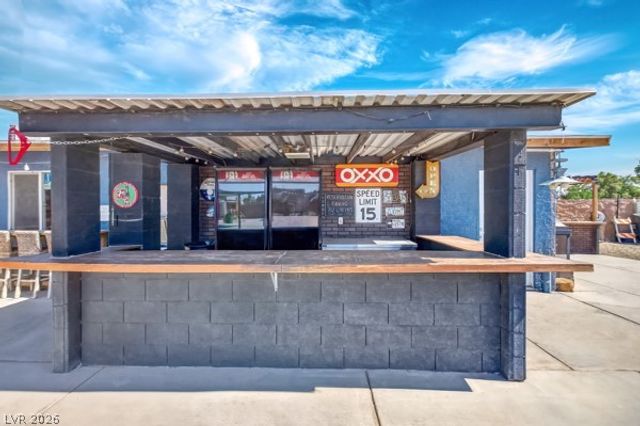 2295 North Gateway Road, Las Vegas, NV 89115