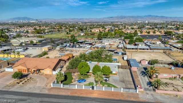 2295 North Gateway Road, Las Vegas, NV 89115