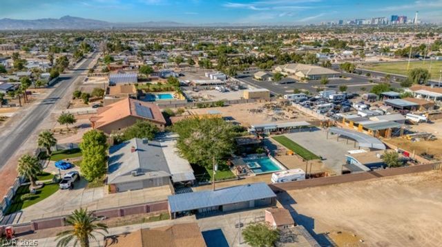 2295 North Gateway Road, Las Vegas, NV 89115