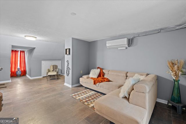 2014 S 16 Highway, Carrollton, GA 30116