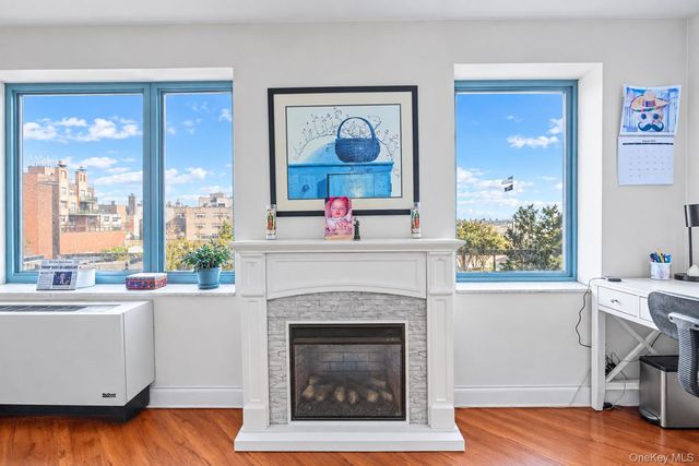 136 Beach 117th Street 2H, Rockaway Park, NY 11694