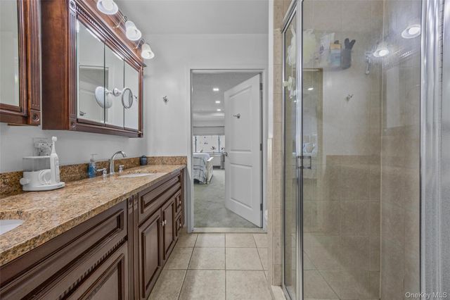 136 Beach 117th Street 2H, Rockaway Park, NY 11694
