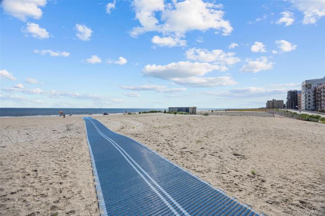136 Beach 117th Street 2H, Rockaway Park, NY 11694