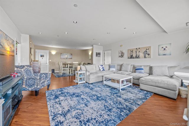 136 Beach 117th Street 2H, Rockaway Park, NY 11694