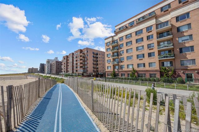 136 Beach 117th Street 2H, Rockaway Park, NY 11694