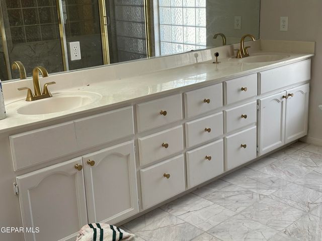 1005 Singing Hills Drive, El Paso, TX 79912