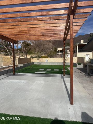 1005 Singing Hills Drive, El Paso, TX 79912