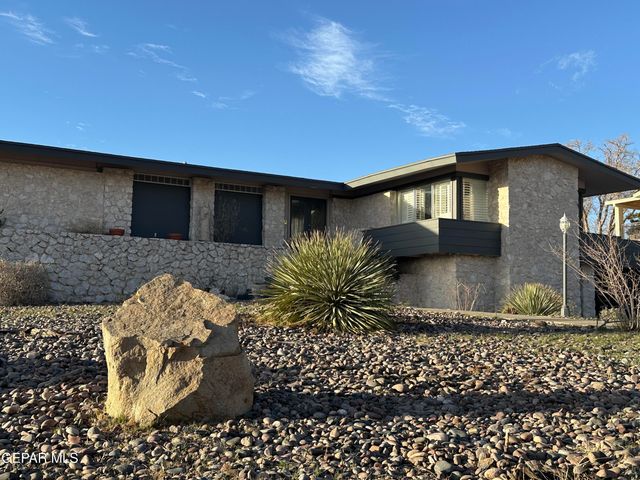 1005 Singing Hills Drive, El Paso, TX 79912