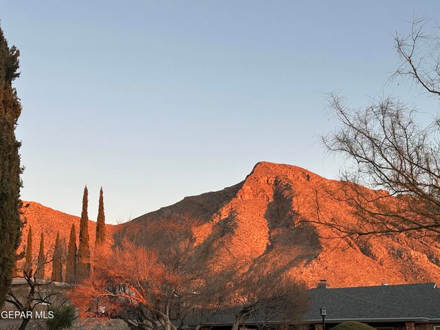 1005 Singing Hills Drive, El Paso, TX 79912