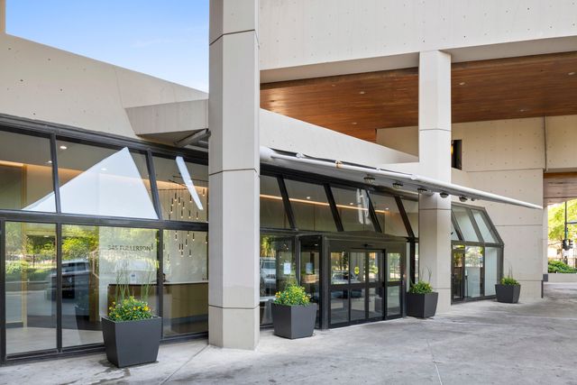 345 W Fullerton Parkway 1706, Chicago, IL 60614