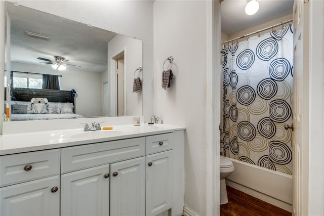 905 Pepperidge Court, Lancaster, TX 75134