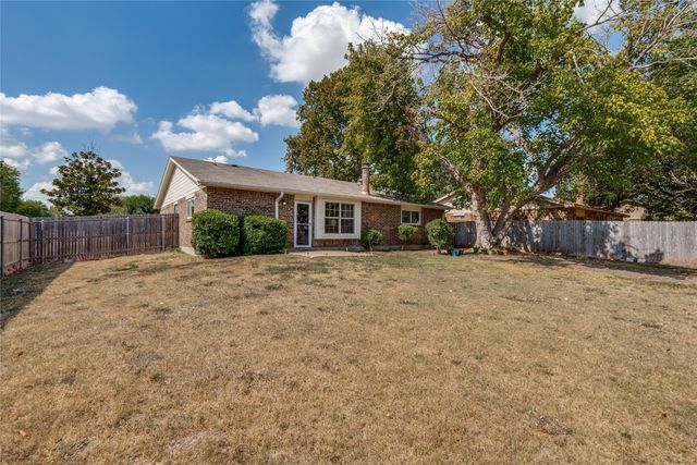 905 Pepperidge Court, Lancaster, TX 75134