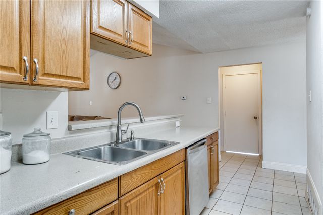 905 Pepperidge Court, Lancaster, TX 75134