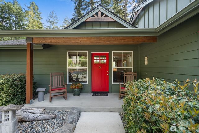 11013 Bayview Circle, Anderson Island, WA 98303