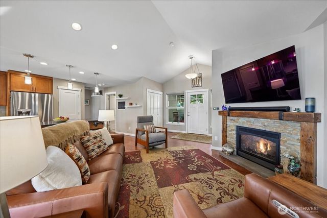 11013 Bayview Circle, Anderson Island, WA 98303