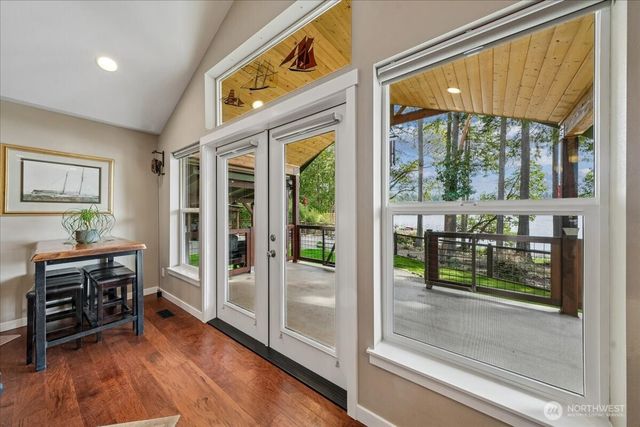11013 Bayview Circle, Anderson Island, WA 98303