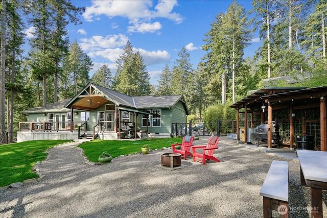 11013 Bayview Circle, Anderson Island, WA 98303