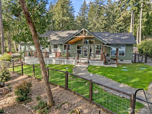 11013 Bayview Circle, Anderson Island, WA 98303