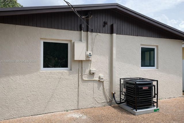 2950 NW 7th Ct, Fort Lauderdale, FL 33311