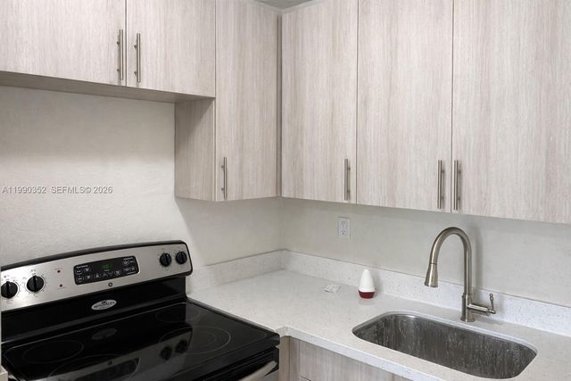 2950 NW 7th Ct, Fort Lauderdale, FL 33311