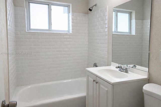 2950 NW 7th Ct, Fort Lauderdale, FL 33311