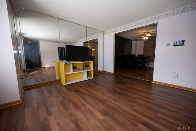 15 John Paul Court, Buffalo, NY 14206