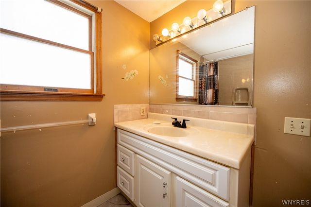 15 John Paul Court, Buffalo, NY 14206