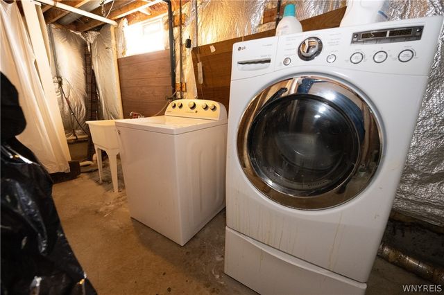 15 John Paul Court, Buffalo, NY 14206