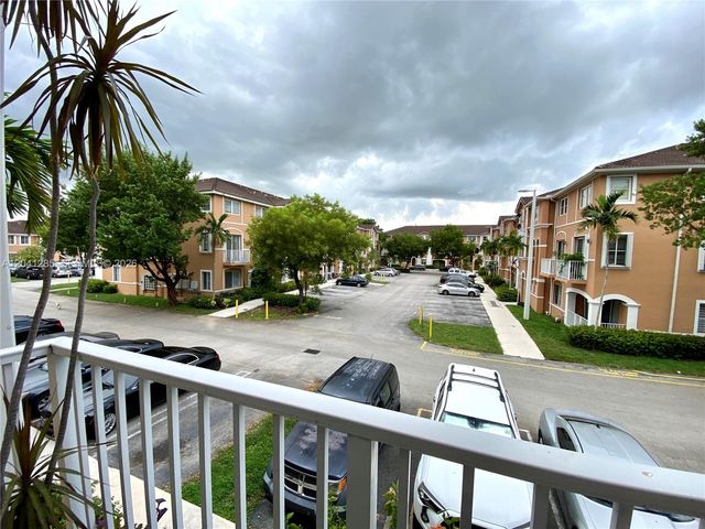 7250 NW 177th St 200-16, Hialeah, FL 33015