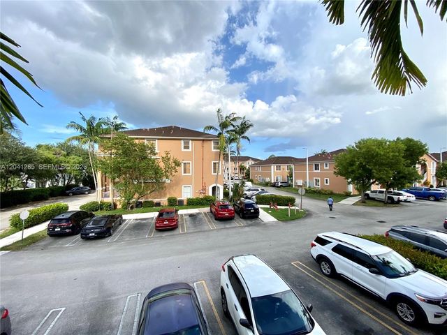 7250 NW 177th St 200-16, Hialeah, FL 33015