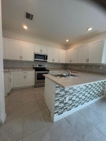 1866 SE 26th Rd 1866, Homestead, FL 33035