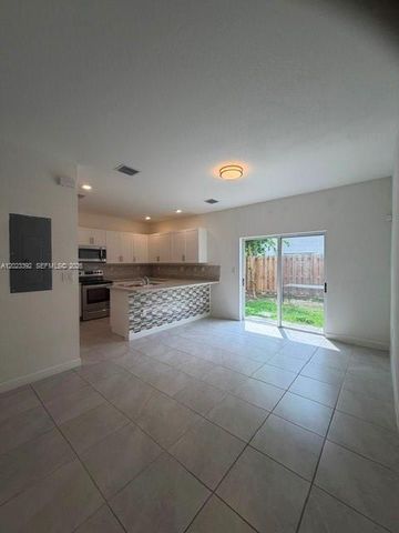 1866 SE 26th Rd 1866, Homestead, FL 33035
