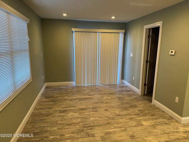 28 Irongate Lane, Matawan, NJ 07747