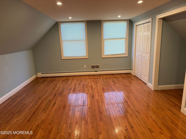 28 Irongate Lane, Matawan, NJ 07747