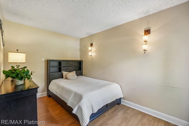 881 Bogie Lake Road, White Lake Charter Township, MI 48383