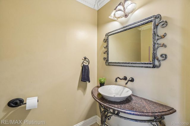 881 Bogie Lake Road, White Lake Charter Township, MI 48383