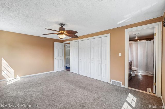 881 Bogie Lake Road, White Lake Charter Township, MI 48383