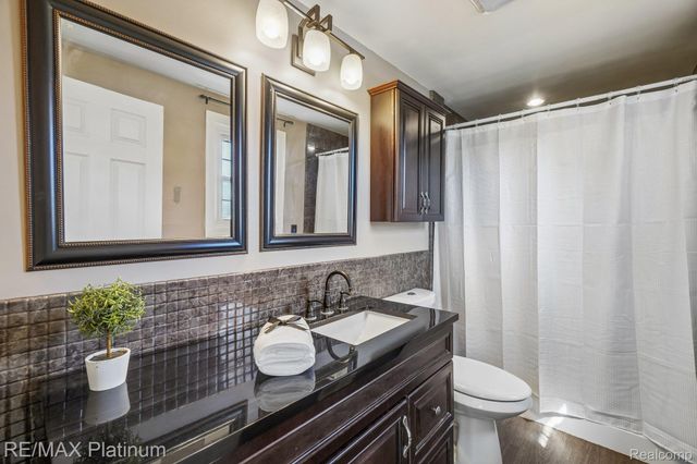881 Bogie Lake Road, White Lake Charter Township, MI 48383