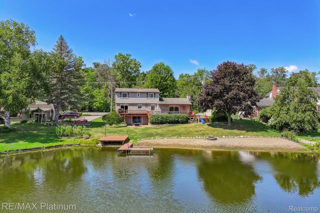 881 Bogie Lake Road, White Lake Charter Township, MI 48383