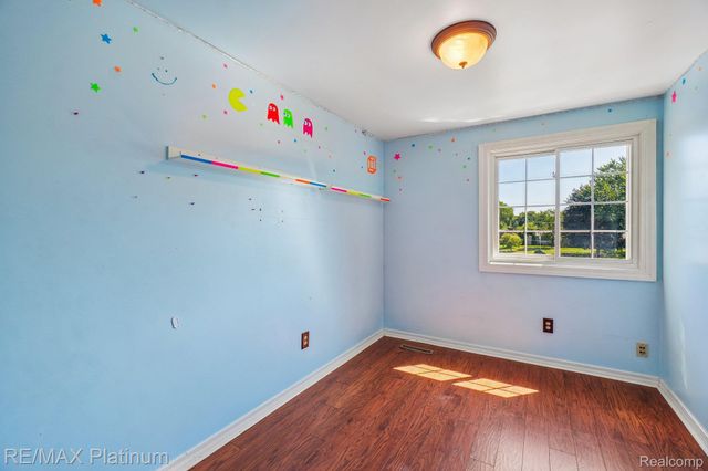 881 Bogie Lake Road, White Lake Charter Township, MI 48383