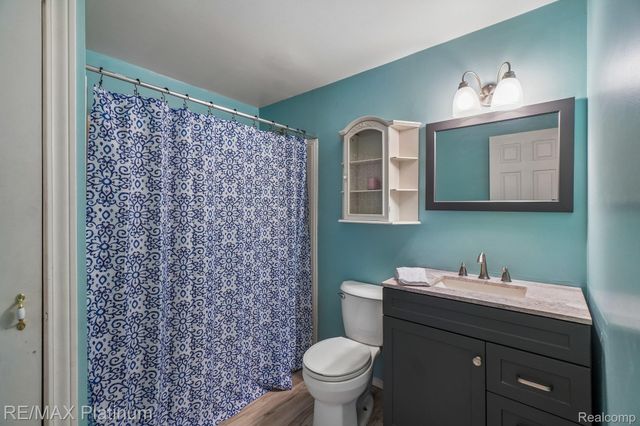 881 Bogie Lake Road, White Lake Charter Township, MI 48383