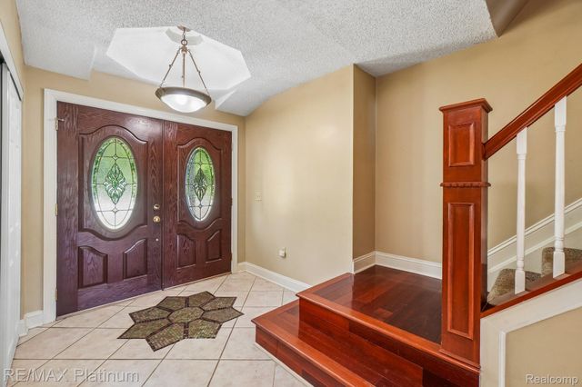 881 Bogie Lake Road, White Lake Charter Township, MI 48383