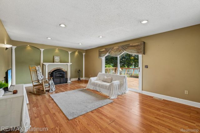 881 Bogie Lake Road, White Lake Charter Township, MI 48383