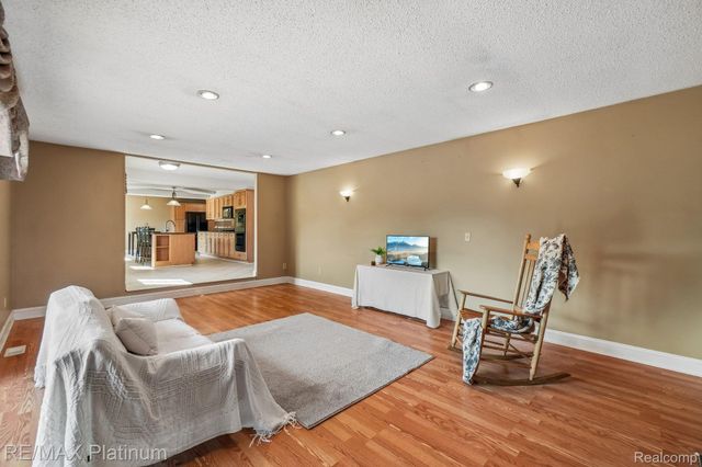 881 Bogie Lake Road, White Lake Charter Township, MI 48383