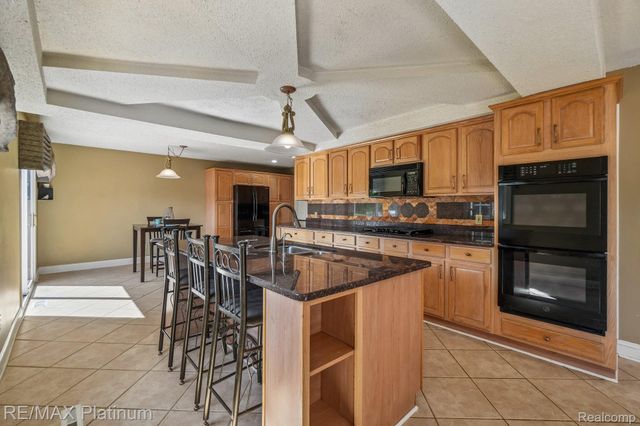 881 Bogie Lake Road, White Lake Charter Township, MI 48383