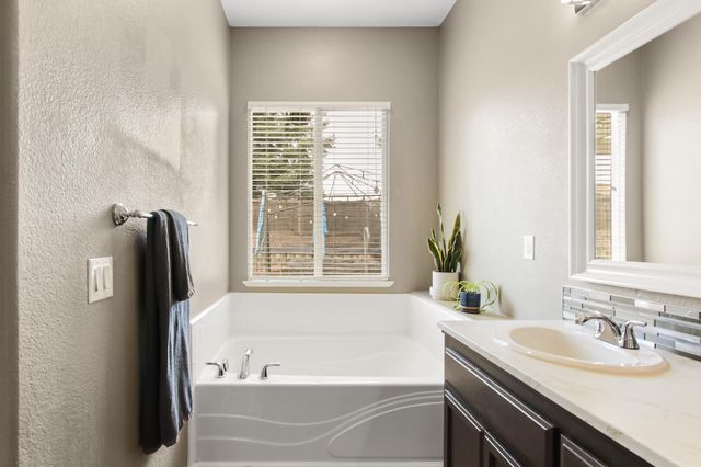 6210 Canvasback Ct, Rocklin, CA 95765